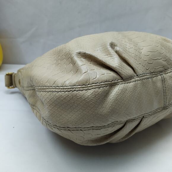 Marc by Marc Jacobs Hillier Beige Leather Snakeskin Embossed Shoulder Bag - Picture 13 of 16